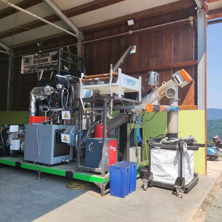 Prototipo CAREGA Prototipo CAREGA: prototipo realizzato con il finanziamento del PSR Veneto 2014-2020 per il progetto CAREGA “Carbonella certificata per l’Attivo Recupero dell’Economia e della Gestione Ambientale delle Piccole Dolomit”